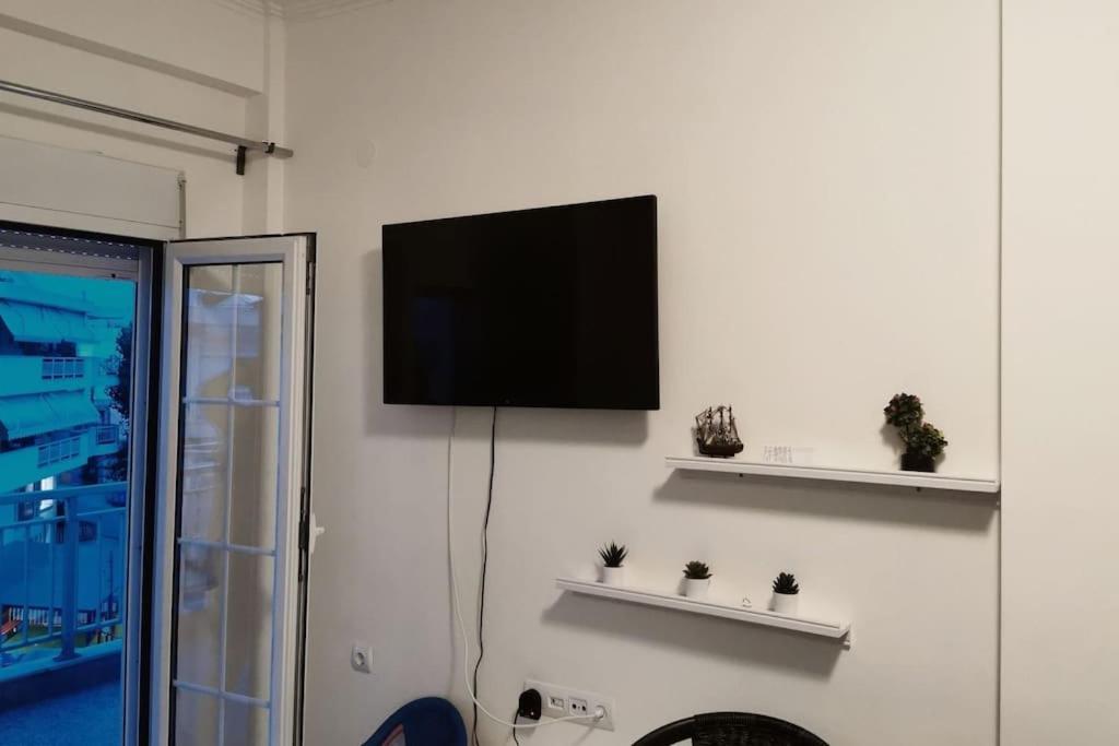 Apartment With 3 Rooms Just 1 Min From The Beach And Free Public Parking Peraia  Ngoại thất bức ảnh