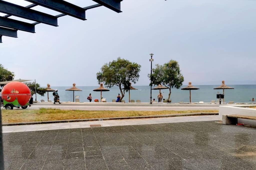 Apartment With 3 Rooms Just 1 Min From The Beach And Free Public Parking Peraia  Ngoại thất bức ảnh